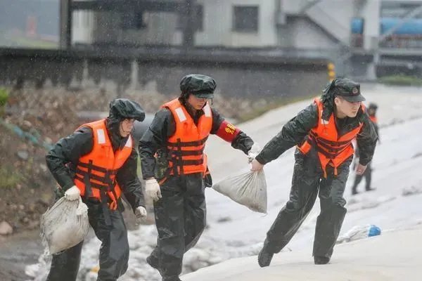 “烟花”破浙江登陆台风单站雨量极值,水利部做出了哪些警示?