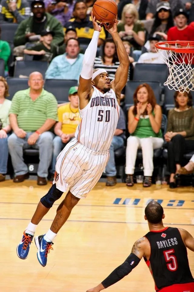 NBA里马盖蒂与伊戈达拉谁肌肉谁劲爆?