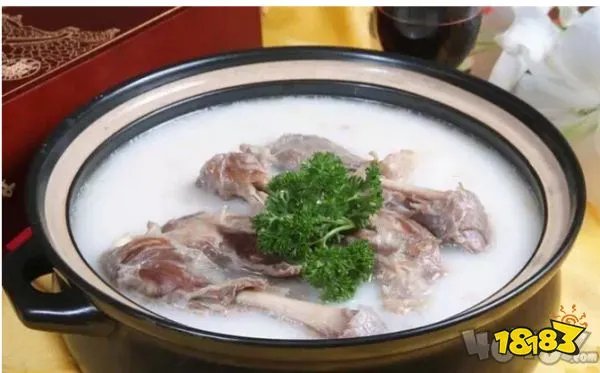 浓白色的羊肉汤,骨头汤里,“白色”的主要是什么 蚂蚁庄园每日一题答案