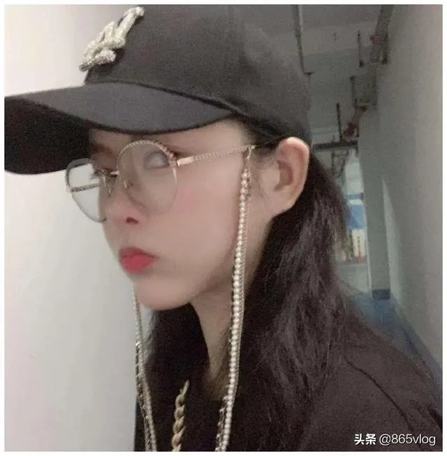 玛莎拉蒂撞宝马案件女司机被判无期，她最多可以减刑到多少年？