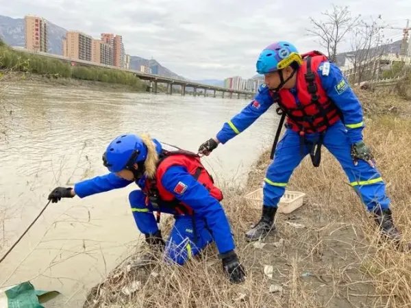 悲剧！陕西溺水事故致5死，含12岁男孩，这样的悲剧能否避免？