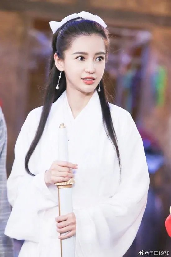 于正晒baby小龙女扮相后秒删 疑似内涵陈妍希真相来了