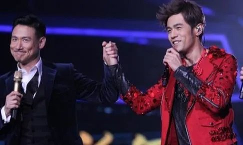 张学友演唱周杰伦作曲方文山作词的《等风雨经过》你喜欢吗,觉得如何?