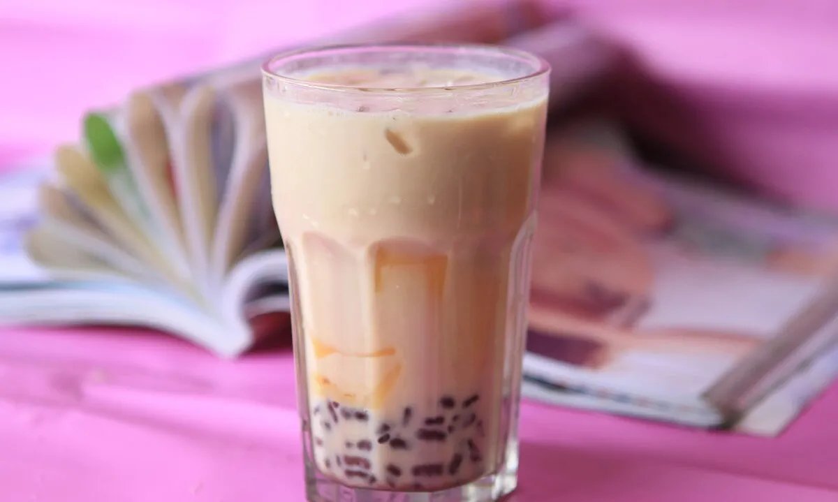 “秋天第一杯奶茶”喝出来的健康问题,哪些人不适合多饮用奶茶