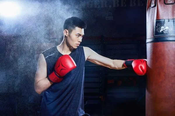qq网名男生霸气 好听的qq昵称男生高冷霸气