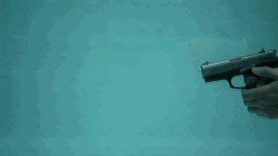 机枪扫射,士兵都跳在水里,真的可以阻挡子弹吗?