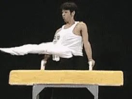 亚洲女平衡大师简介(搞笑趣图:蛇精转世!舌头舔鼻尖)