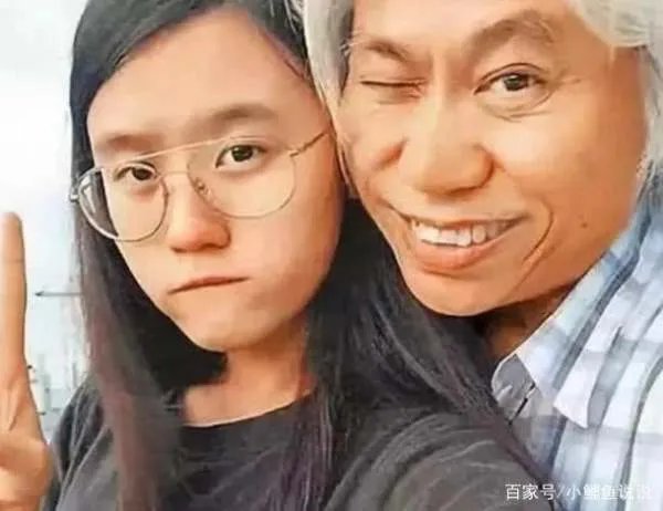 17岁高中生爱上父亲的57岁朋友,恋爱6年后结婚生子,现在怎样了?