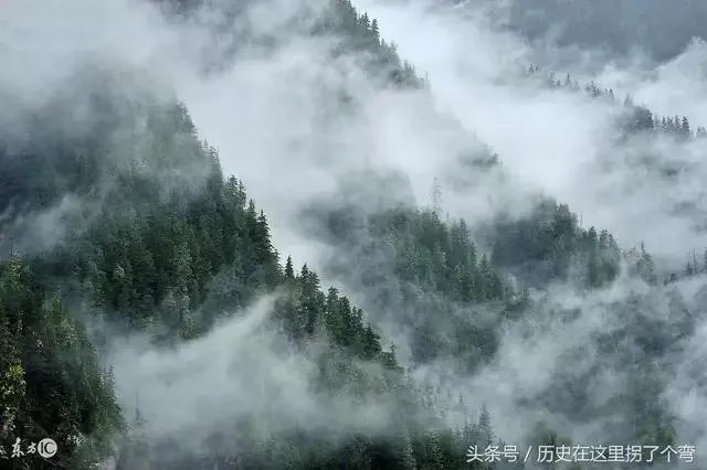 下联：千田连土土连田，如何对上联和横批？