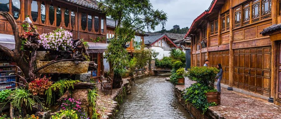 情侣十大旅游圣地排名,第二是人间天堂,三亚上榜