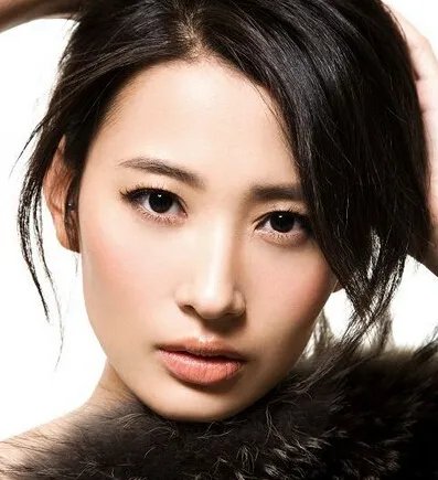 演员吕夏结婚了吗 图揭吕夏外籍老公求婚成功