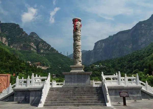 河南沁阳书记为何神农山坠崖?