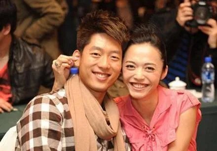 如何看待演员凌潇肃开通微博这一事件?