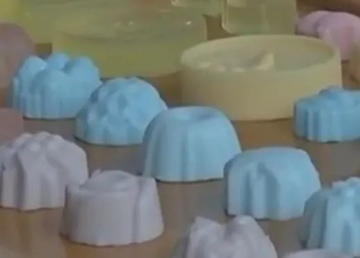 食堂废油做成香皂怎么回事  废油做成的香皂能用吗