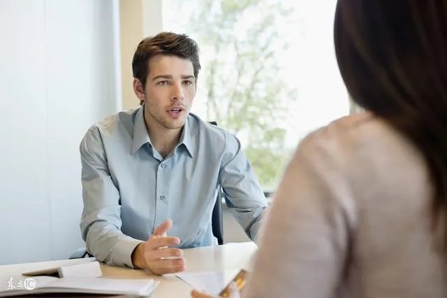 女主播私自晒出打赏中学生信息任由其他粉丝嘲讽,应该承担什么法律责任?