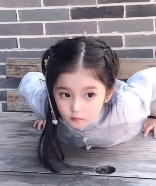 女明星小时候的照片,你见过几个呢?
