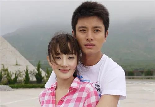 李小璐爱的不是贾乃亮感情不好吗 李小璐对贾乃亮冷淡很不屑真假