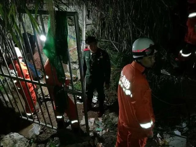 “江西萍乡8人被困地下溶洞”大家怎么看?