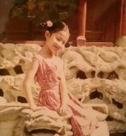 女明星小时候的照片,你见过几个呢?