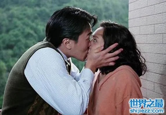时隔20年周星驰朱茵再次相见,爱恨情仇都已释怀