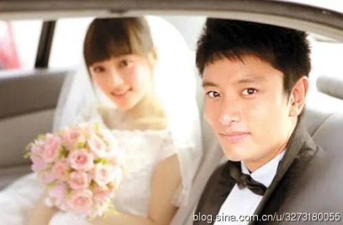 李小璐爱的不是贾乃亮感情不好吗 李小璐对贾乃亮冷淡很不屑真假