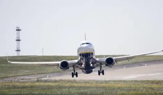英国君主航空突然破产是真的吗?