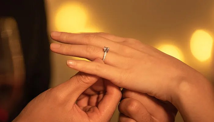 女生戒指的戴法和意义 女生戒指戴法的含义