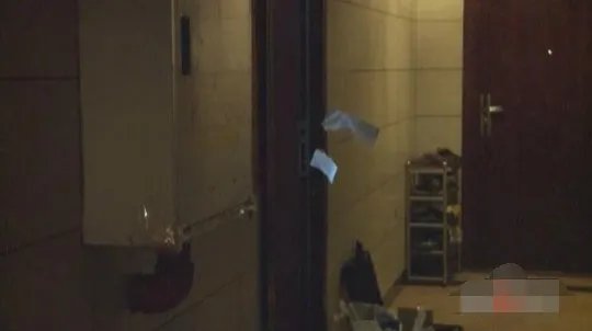 为什么居民屋内发现尸体?