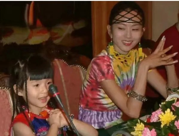 杨丽萍透露小彩旗近况,小彩旗现状到底如何?