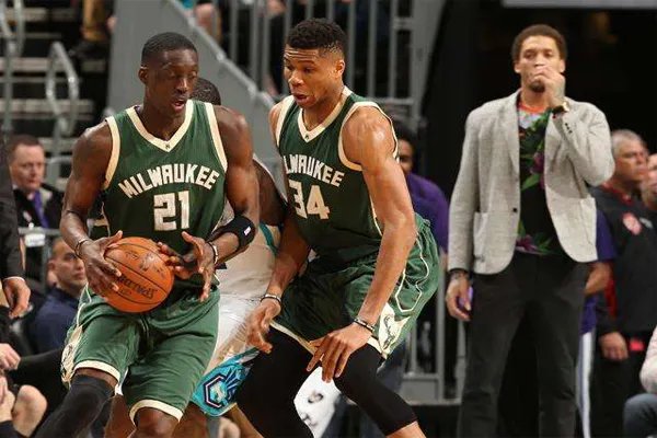 NBA雄鹿队员年薪排名2019 字母哥以年薪2416万美元排名第一