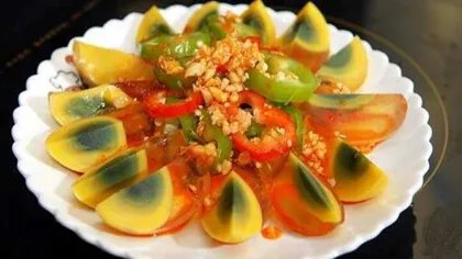 皮蛋不能和什么一起吃