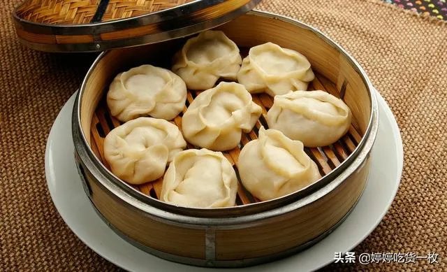汤包和小笼馒头的区别在哪里？