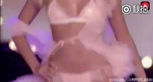 #维密大秀#有哪些维密天使曾经在维密T台上跌倒过?