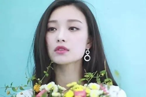 倪妮五官不够惊艳, 但是她如何做到素颜出镜的?