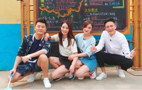 他苦追袁姗姗四年,后与王鸥订婚,还是杨幂同学,他究竟是谁?