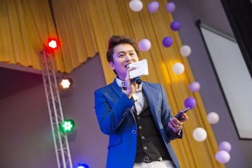 婚礼主持人收入怎么样 如何做好一个婚礼主持人