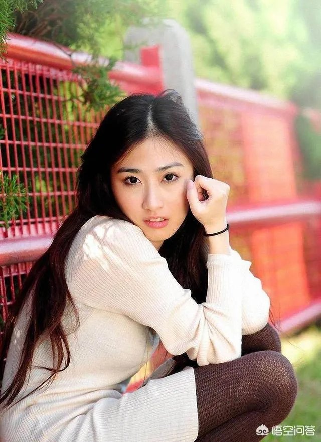 为什么蛋糕店的女店员普遍颜值高?