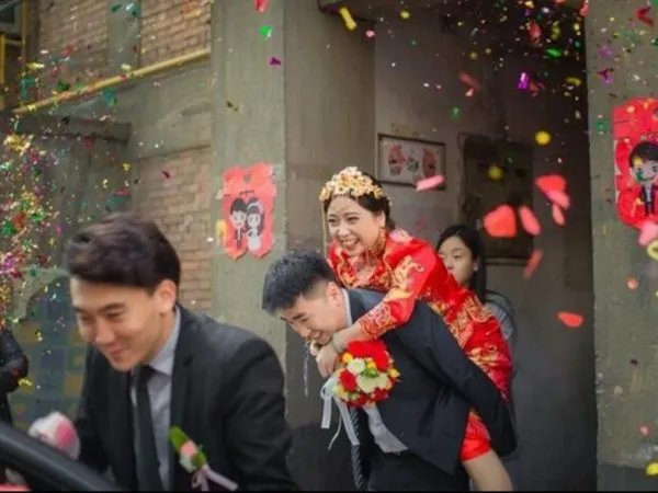 成都小伙接亲要先打麻将，你还知道哪些奇葩的接亲规定？