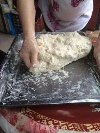 盐菜腊肉包子