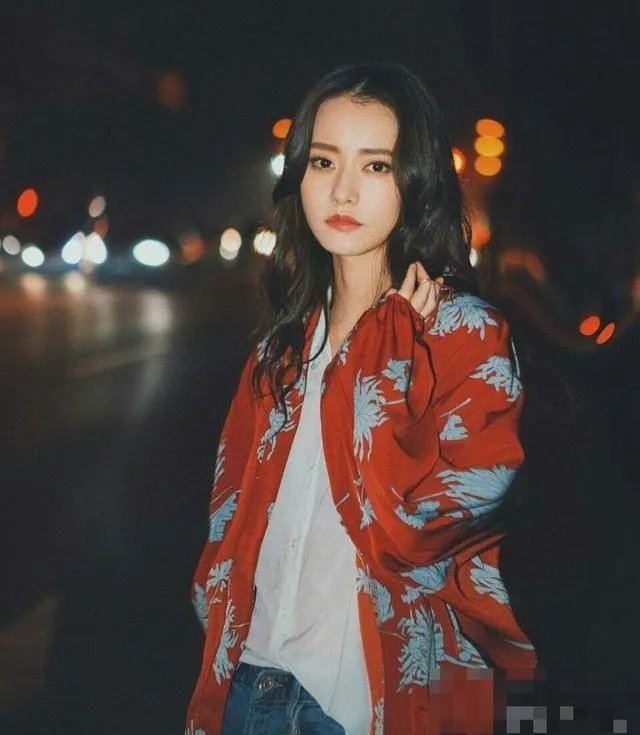 如何评价柴碧云的颜值？
