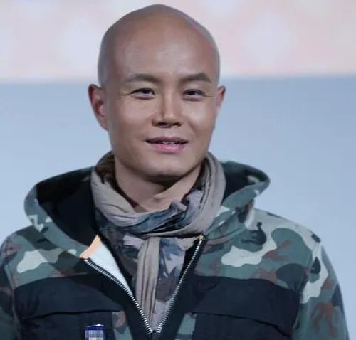 得罪了金星还强吻谢娜,乐嘉到底为何被封杀?