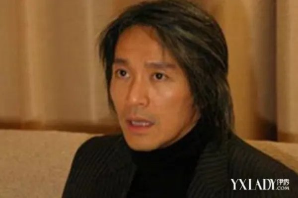 周星驰国外采访发火怒骂揭秘其怒骂外国记者的原因