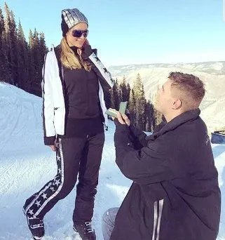名媛希尔顿接受男友求婚了吗?