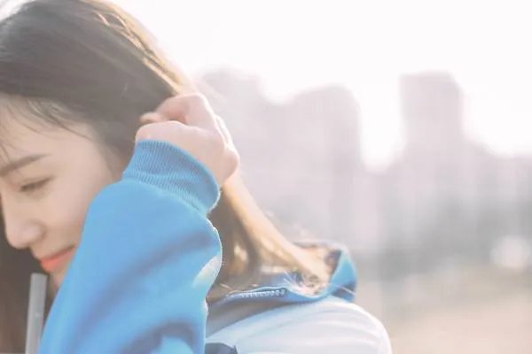 女生哪些动作会让男生觉得很有感觉?