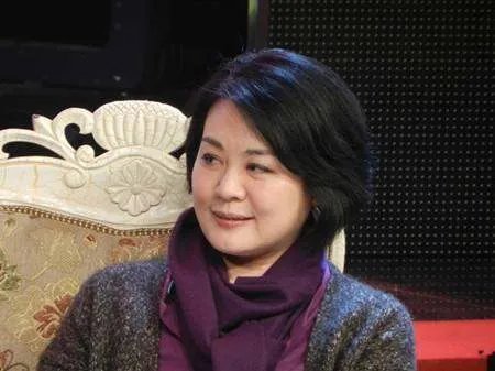 丛珊出演《牧马人》走红,当时大红大紫的她为何选择出国?