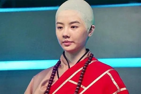 《穿越火线》的苏佳意每天一套cosplay,她扮过哪些角色?