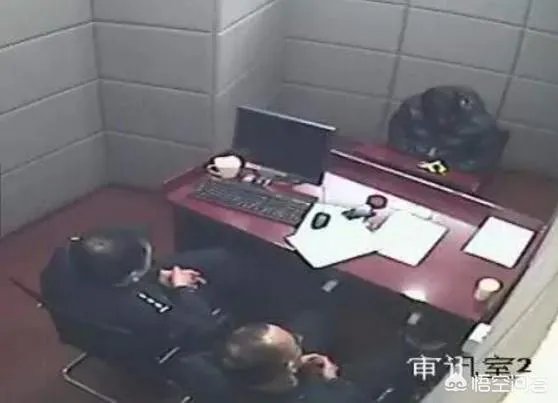 男子“八进宫”在派出所痛哭,老婆每次说同一句话“我们等你回来”,这事你怎么看?