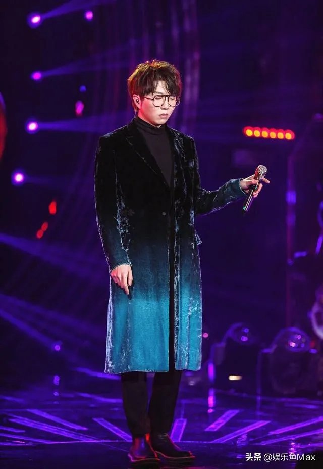 黄霄云会后悔第一期奇袭毛不易那么快吗?哪怕是听一会再奇袭,现在就不会给人一种那么强的针对性了,对吗?