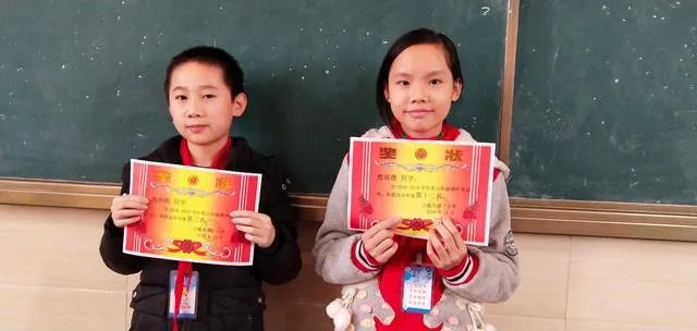 导读女儿之前在本地学校成绩不大稳定总的来说算中上典型的半拉子