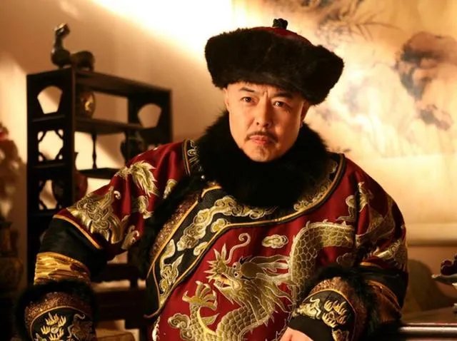 乾隆帝皇子众多,晚年为什么没有出现皇子夺嫡的情况?